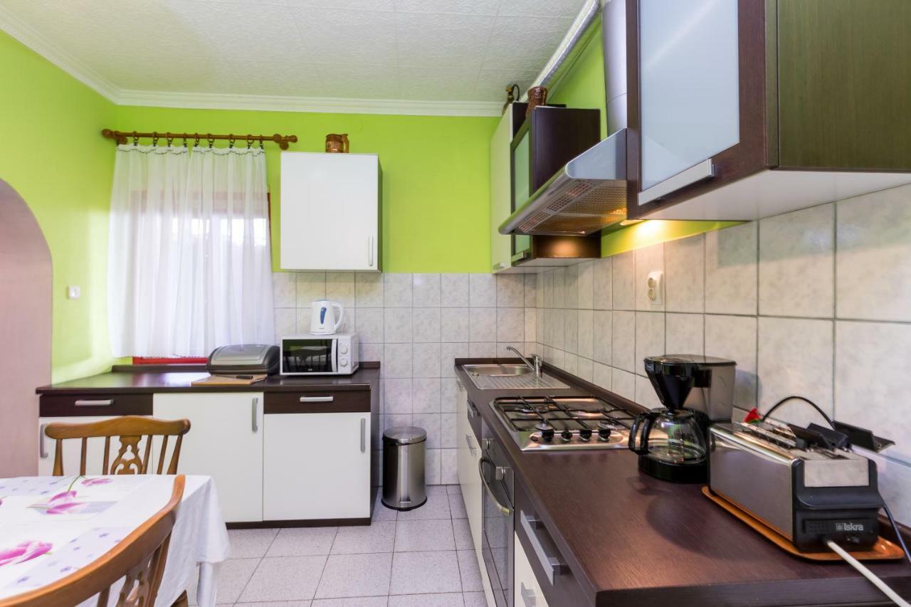 Apartments Toni With Free Parking Kastela Exterior photo