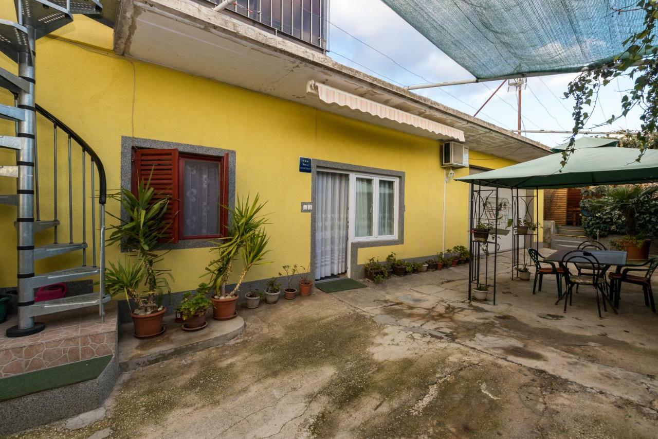 Apartments Toni With Free Parking Kastela Exterior photo