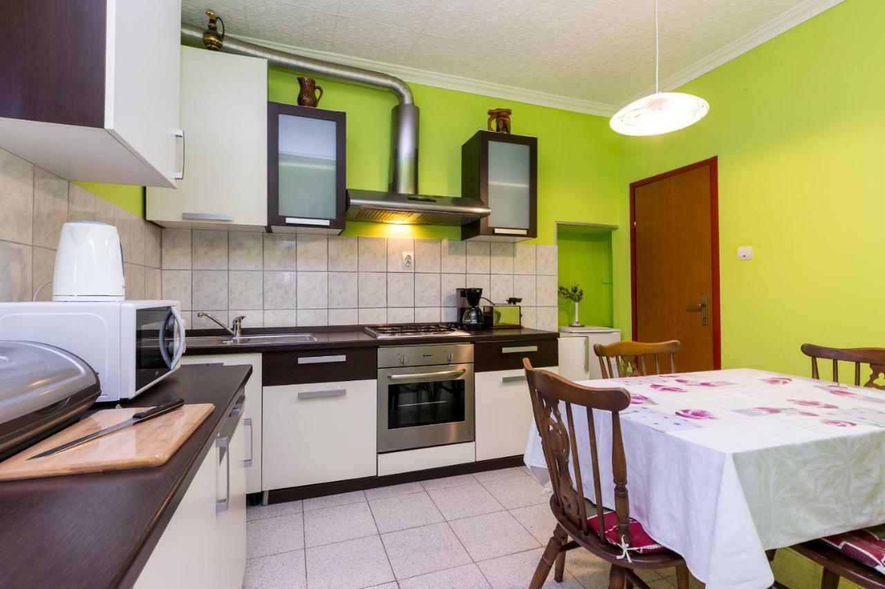 Apartments Toni With Free Parking Kastela Exterior photo