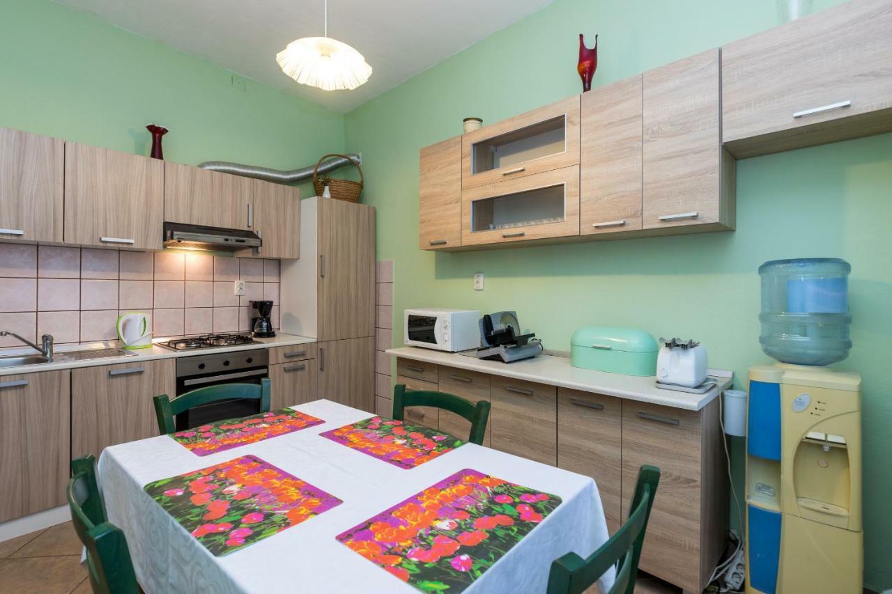 Apartments Toni With Free Parking Kastela Exterior photo