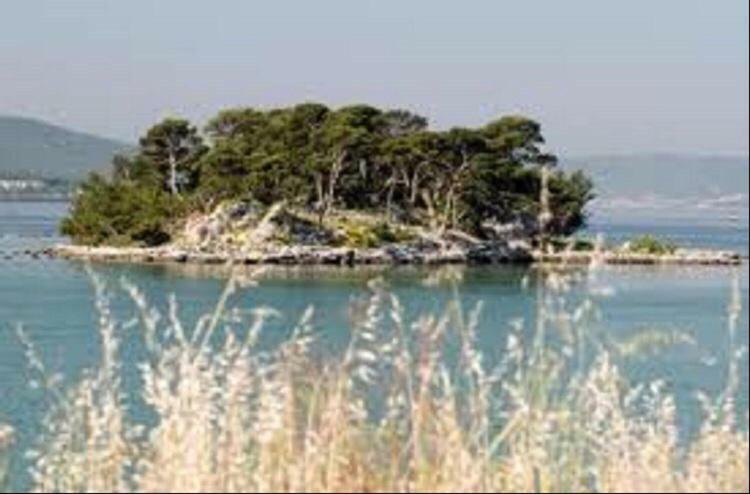 Apartments Toni With Free Parking Kastela Exterior photo