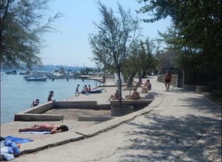 Apartments Toni With Free Parking Kastela Exterior photo